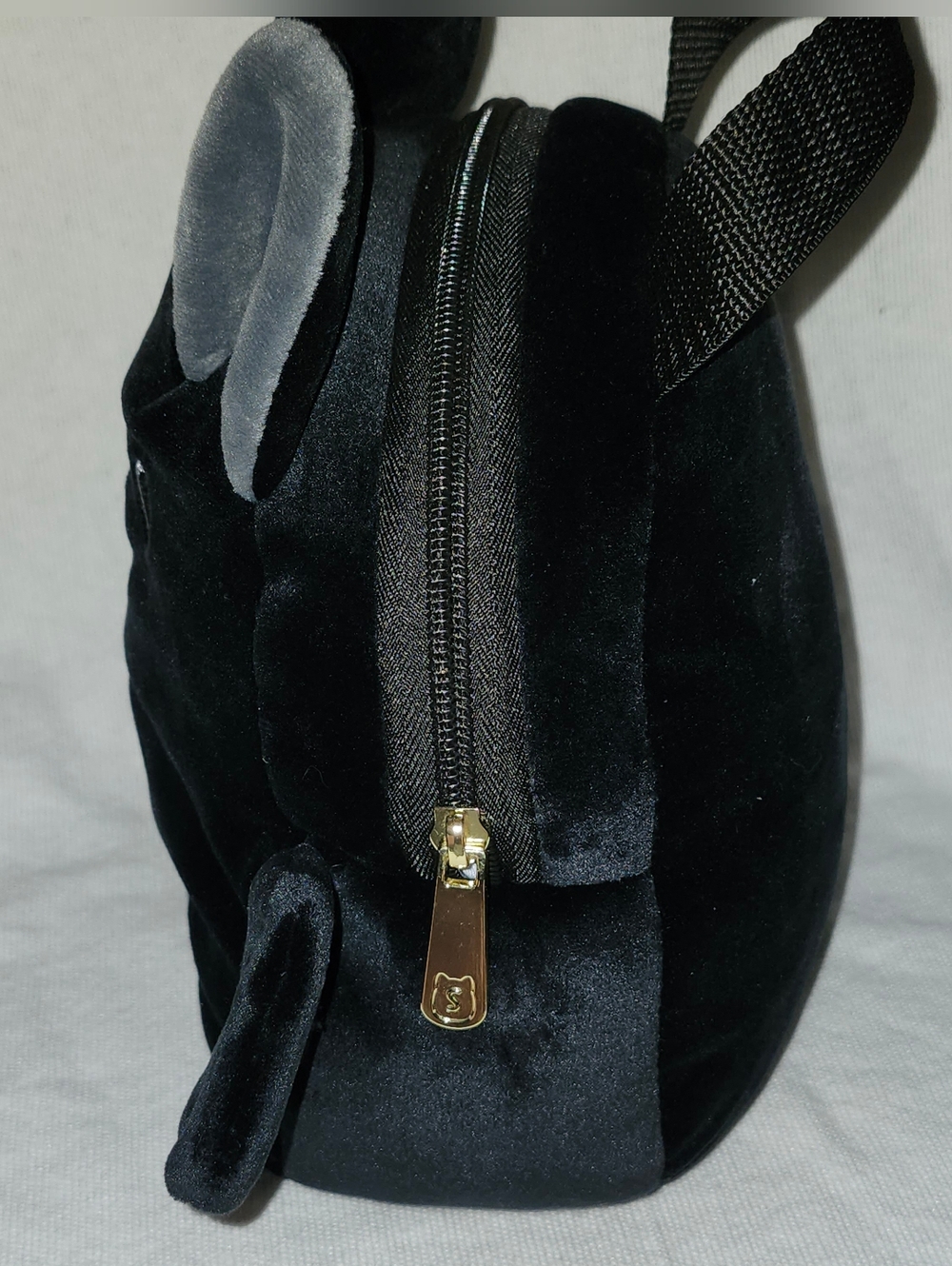 Bioworld Emily Bat Plush Makeup Bag – Hot Topic Exclusive – NWOT - Picture 3 of 10